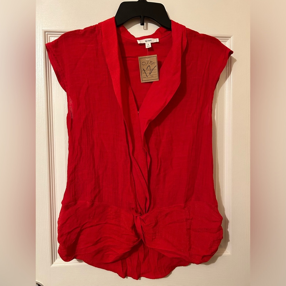 Mine Blouse Size Small, Red. 63% Rayon, 37% Polyester.‎ New With Tag